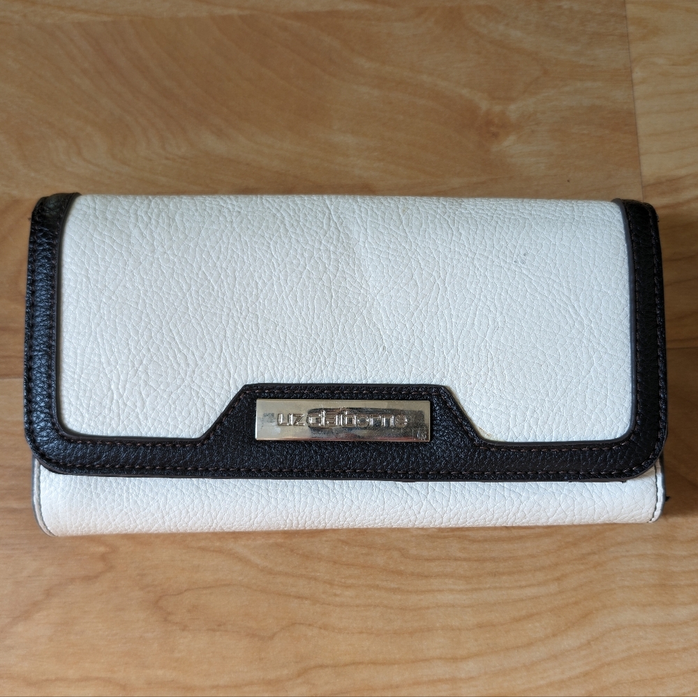 Liz Claiborne black and white wallet